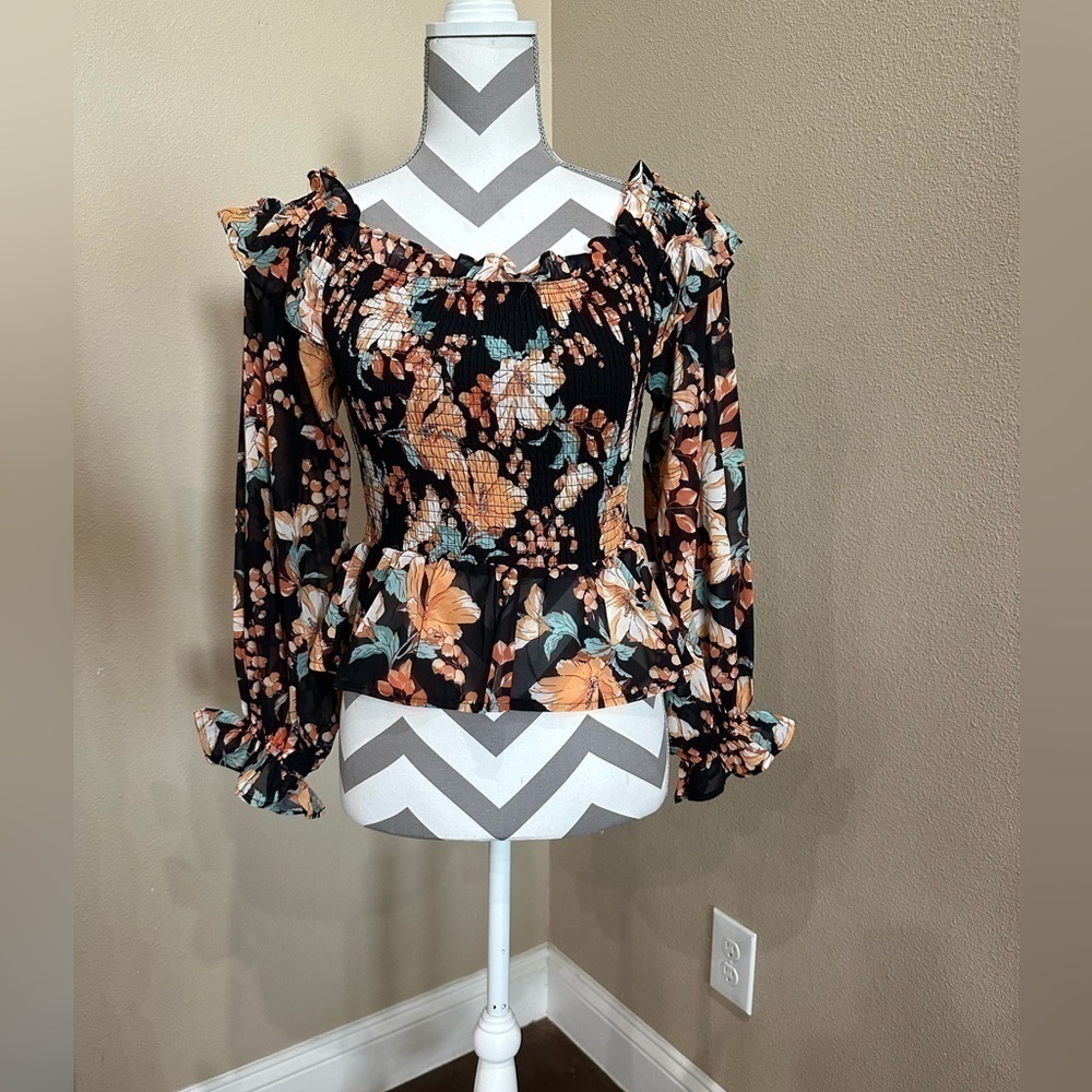 Women’s Flying Tomato black floral cropped blouse